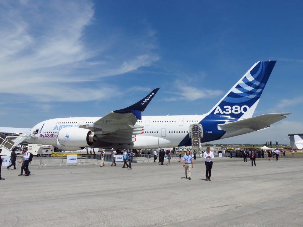 Avion Airbus A380 sur le tarmac de l'aéroport, au salon du Bourget – Paris Air Show de juin 2017 (France)